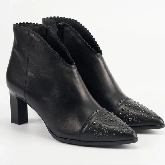 Javiera Booties Boots 2201 Studs Leather Ankle Boots Pointy Toe Heel Zip Spain - Picture 1 of 16